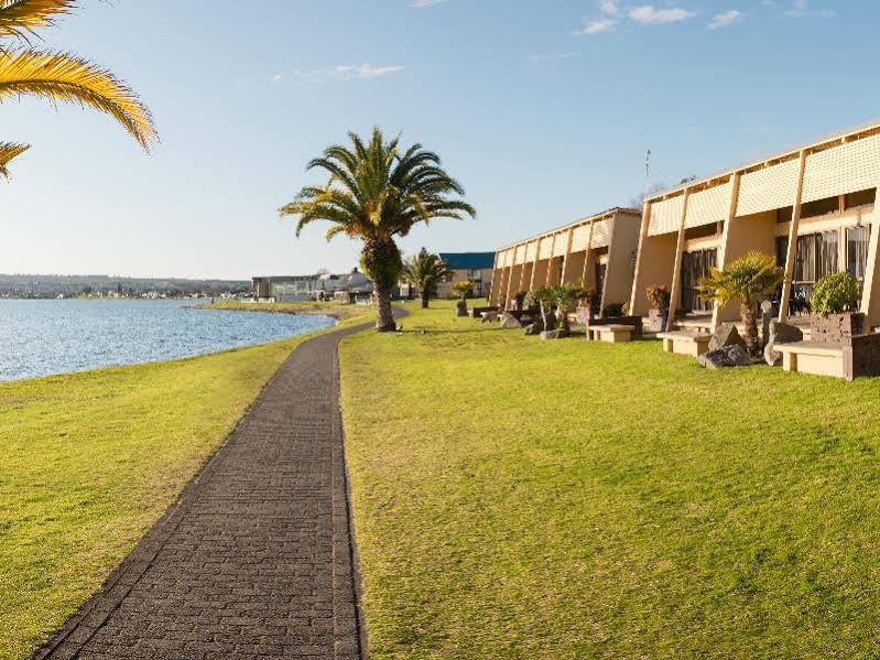 Oasis Beach Motel Taupo Eksteriør billede